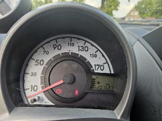 Peugeot 107 1.0 12V Hatchback  Benzine 998cc 50kW (68pk) FWD picture 11