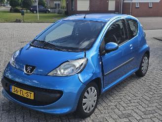 Peugeot 107 1.0 12V Hatchback  Benzine 998cc 50kW (68pk) FWD picture 7