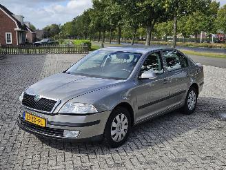 Skoda Octavia 1.6 MPI Liftback  Benzine 1.598cc 75kW (102pk) picture 3