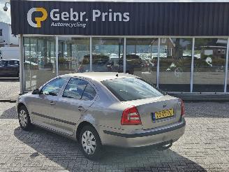 Damaged car Skoda Octavia 1.6 MPI Liftback  Benzine 1.598cc 75kW (102pk) 2008/1