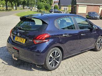 Peugeot 208 1.2 Vti 12V PureTech 82 Hatchback  Benzine 1.199cc 60kW (82pk) FWD picture 9