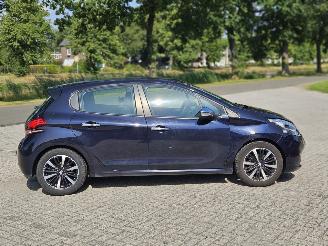 Peugeot 208 1.2 Vti 12V PureTech 82 Hatchback  Benzine 1.199cc 60kW (82pk) FWD picture 6