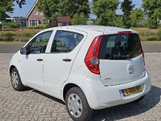 Opel Agila 1.0 12V MPV  Benzine 996cc 48kW (65pk) FWD picture 5