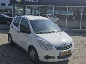 uszkodzony samochody osobowe Opel Agila 1.0 12V MPV  Benzine 996cc 48kW (65pk) FWD 2011/2