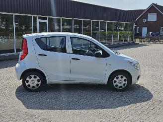 Opel Agila 1.0 12V MPV  Benzine 996cc 48kW (65pk) FWD picture 2