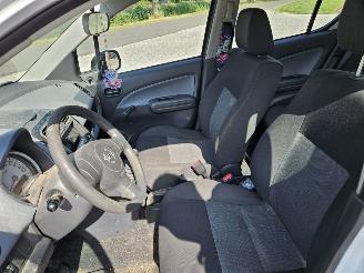 Opel Agila 1.0 12V MPV  Benzine 996cc 48kW (65pk) FWD picture 6