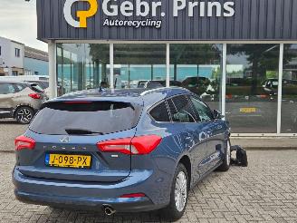 Vaurioauto  passenger cars Ford Focus 1.0 EcoBoost 12V Hybrid 125 Combi/o  Elektrisch Benzine 999cc 92kW (125pk) 2020/9