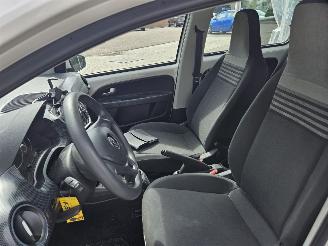 Volkswagen Up! 1.0 12V 60 Hatchback  Benzine 999cc 44kW (60pk) FWD picture 10