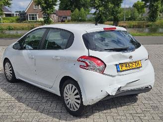 Peugeot 208 1.4 16V Hatchback  Benzine 1.397cc 70kW (95pk) FWD picture 6