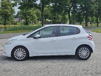 Peugeot 208 1.4 16V Hatchback  Benzine 1.397cc 70kW (95pk) FWD picture 8
