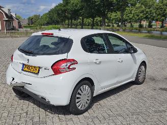 Peugeot 208 1.4 16V Hatchback  Benzine 1.397cc 70kW (95pk) FWD picture 4