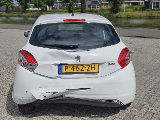 Peugeot 208 1.4 16V Hatchback  Benzine 1.397cc 70kW (95pk) FWD picture 5