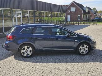 Opel Astra SPORTS TOURER 1.4 Turbo 16V Combi/o  Benzine 1.364cc 88kW (120pk) FWD picture 2