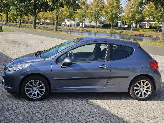 Peugeot 207 1.6 16V VTi Hatchback  Benzine 1.598cc 88kW (120pk) FWD picture 4