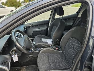 Peugeot 206+ 1.4 XS Hatchback  Benzine 1.360cc 55kW (75pk) FWD 2009-03/2013-08 (2LKFW; 2MKFW) TU3JP; KFW picture 9