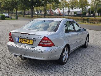 Mercedes C-klasse 2.2 C-200 CDI 16V Sedan 4Dr Diesel 2.148cc 90kW (122pk) RWD picture 3