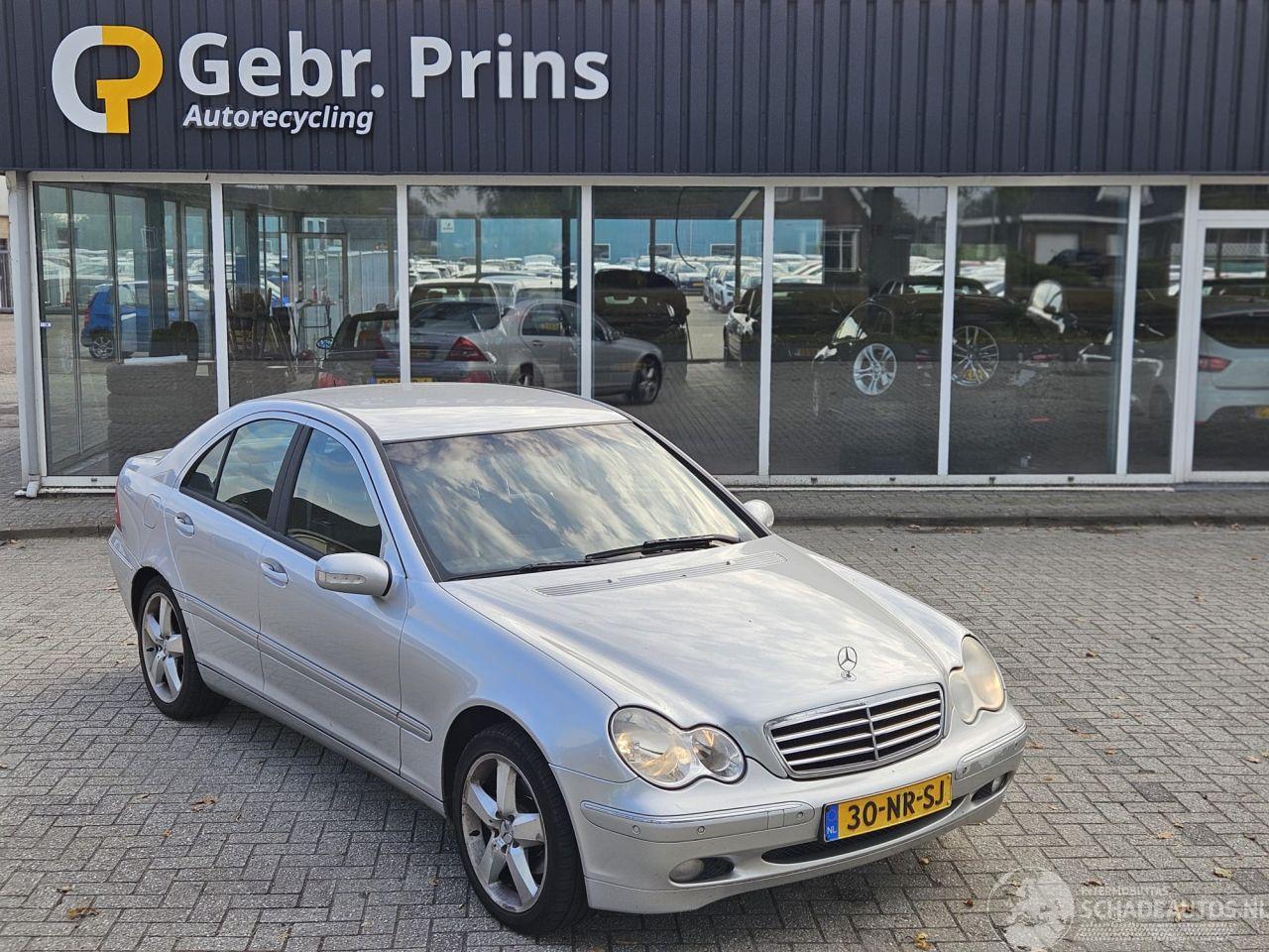 Mercedes C-klasse 2.2 C-200 CDI 16V Sedan 4Dr Diesel 2.148cc 90kW (122pk) RWD