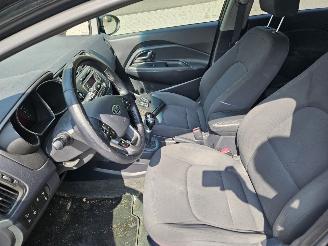 Kia Rio 1.2 CVVT 16V Hatchback  Benzine 1.248cc 63kW (86pk) FWD picture 12