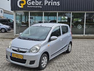  Daihatsu Cuore 1.0 12V DVVT Hatchback  Benzine 998cc 51kW (69pk) FWD 2009/1