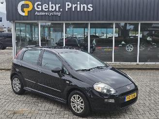  Fiat Punto 0.9 TwinAir Turbo 100 Hatchback  Benzine 875cc 74kW (101pk) FWD 2015/9