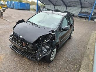 Peugeot 107 107, Hatchback, 2005 / 2014 1.0 12V picture 5