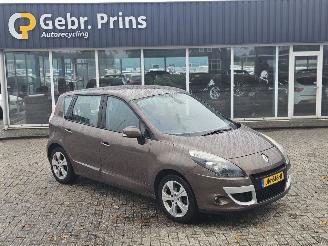 Damaged car Renault Mégane Scénic 1.4 16V TCe 130 MPV  Benzine 1.397cc 96kW (131pk) FWD 2010/1