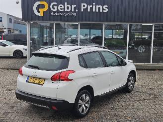Schadeauto Peugeot 2008 1.2 Vti 12V PureTech 82 MPV  Benzine 1.199cc 60kW (82pk) FWD 2013/10