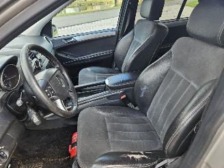 Mercedes M-klasse 3.0 ML-320 CDI 4-Matic V6 24V SUV  Diesel 2.987cc 155kW (211pk) 4x4 picture 11