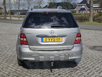 Mercedes M-klasse 3.0 ML-320 CDI 4-Matic V6 24V SUV  Diesel 2.987cc 155kW (211pk) 4x4 picture 5