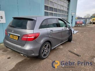 Salvage car Mercedes B-klasse B (W246), Hatchback, 2011 / 2018 1.6 B-180 BlueEFFICIENCY Turbo 16V 2014/11