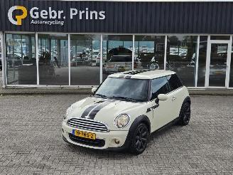skadebil auto Mini One 1.6 16V One Hatchback  Benzine 1.598cc 55kW (75pk) FWD 2011/3