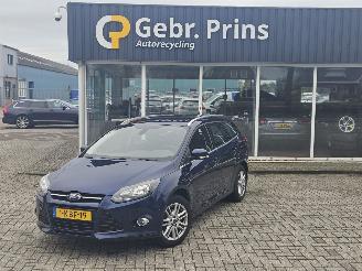 krockskadad bil auto Ford Focus 1.0 Ti-VCT EcoBoost 12V 125 Combi/o  Benzine 998cc 92kW (125pk) 2013/3