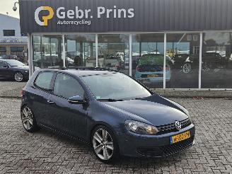 Vaurioauto  passenger cars Volkswagen Golf 1.6 Hatchback  Benzine 1.598cc 75kW (102pk) FWD 2009/7
