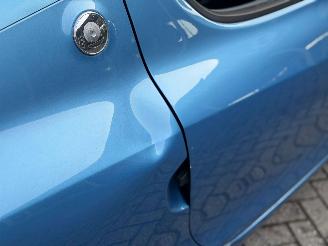 Renault Wind 1.2 16V TCE Cabrio  Benzine 1.149cc 74kW (101pk) FWD picture 8