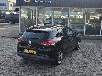 Avarii autoturisme Renault Clio 1.5 Energy dCi 90 FAP Combi/o 4Dr Diesel 1.461cc 66kW (90pk) FWD 2014/8