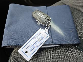 Peugeot e-2008 e-2008 50 kWh MPV  Elektrisch  100kW (136pk) FWD picture 13