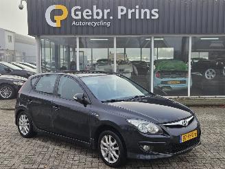  Hyundai I-30 1.6 CVVT 16V Hatchback  Benzine 1.591cc 93kW (126pk) FWD 2011/6