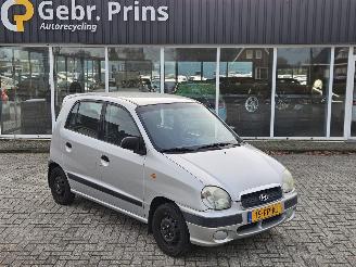 Damaged car Hyundai Atos -PRIME AUT 1.0 12V Hatchback  Benzine 999cc 40kW (54pk) 2000/5