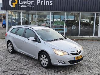 Schadeauto Opel Astra SPORTS TOURER 1.4 16V ecoFLEX Combi/o  Benzine 1.398cc 74kW (101pk) FWD 2011/2