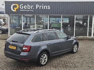 Auto incidentate Skoda Octavia 1.6 TDI 16V Combi/o 4Dr Diesel 1.598cc 85kW (116pk) FWD 2019/7
