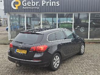 krockskadad bil auto Opel Astra SPORTS TOURER 1.7 CDTi 16V Combi/o  Diesel 1.686cc 81kW (110pk) FWD 2014/1