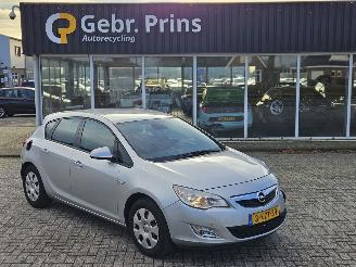 Schadeauto Opel Astra 1.7 CDTi 16V 110 Hatchback 4Dr Diesel 1.686cc 81kW (110pk) FWD 2011/9