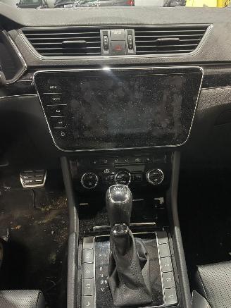 Skoda Superb 1.4 TSI iV 16V AUT Combi/o  Elektrisch Benzine 1.395cc 160kW (218pk) FWD picture 9