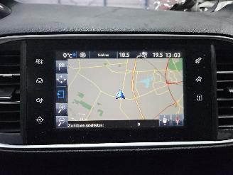 Peugeot 308 1.2 12V e-THP PureTech 130 Hatchback 4Dr Benzine 1.199cc 96kW (131pk) FWD picture 13