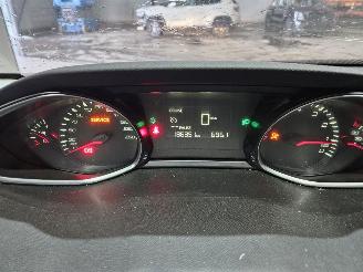 Peugeot 308 1.2 12V e-THP PureTech 130 Hatchback 4Dr Benzine 1.199cc 96kW (131pk) FWD picture 14