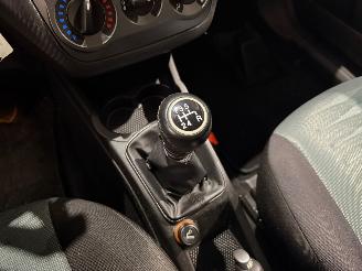 Fiat Punto 1.2 Hatchback  Benzine 1.242cc 48kW (65pk) FWD picture 11