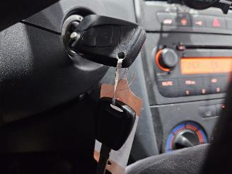 Fiat Punto 1.2 Hatchback  Benzine 1.242cc 48kW (65pk) FWD picture 17