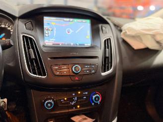 Ford Focus 1.0 Ti-VCT EcoBoost 12V 100 Hatchback  Benzine 998cc 74kW (101pk) FWD picture 7