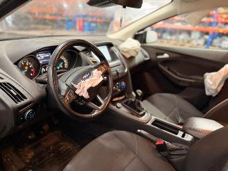 Ford Focus 1.0 Ti-VCT EcoBoost 12V 100 Hatchback  Benzine 998cc 74kW (101pk) FWD picture 10