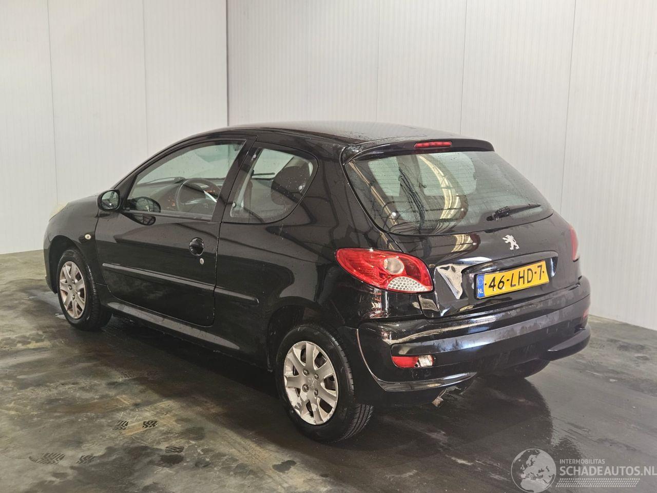 Peugeot 206+ 1.4 XS Hatchback  Benzine 1.360cc 55kW (75pk) FWD